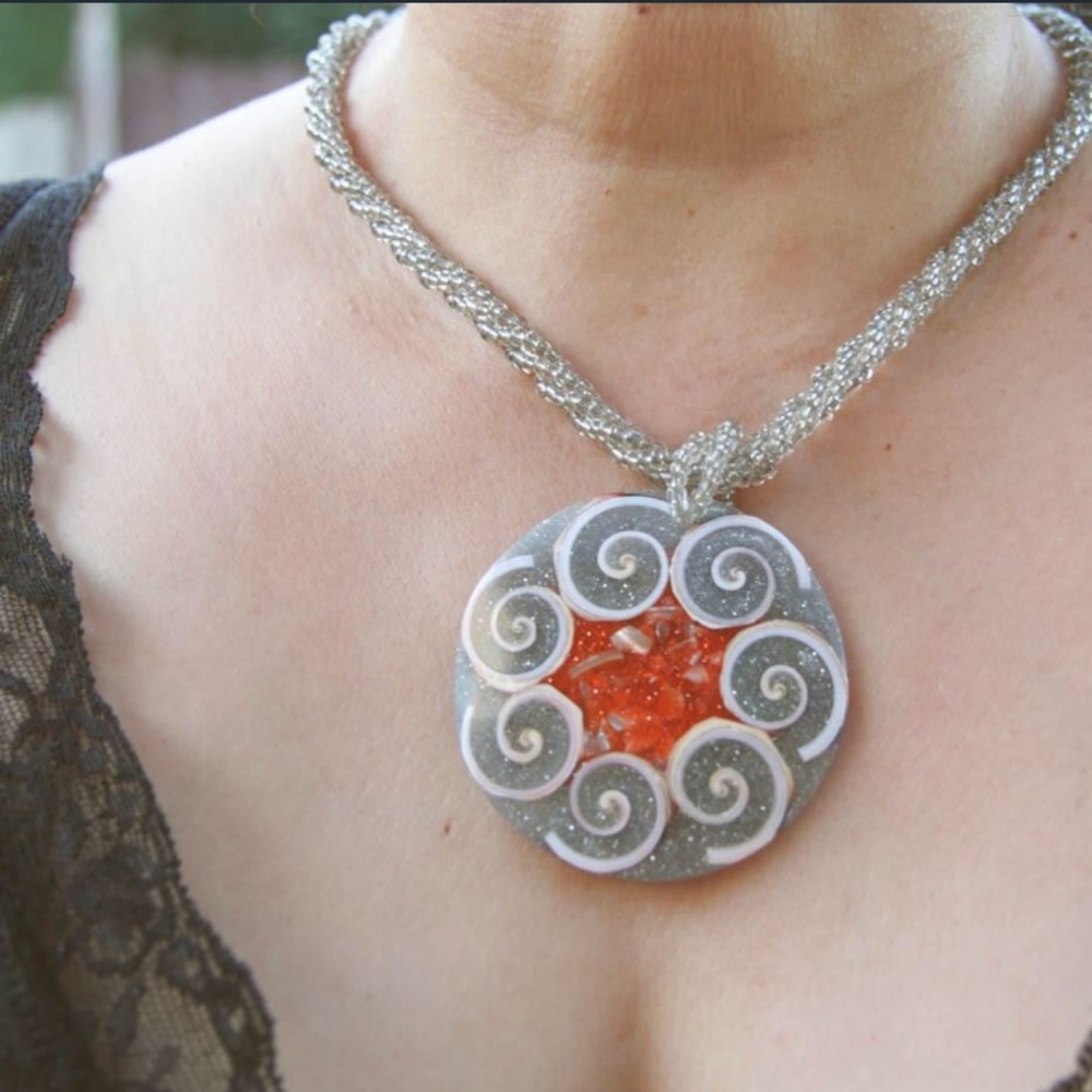 🆕Rare See Shell Set Handmade RED AND GRAY
